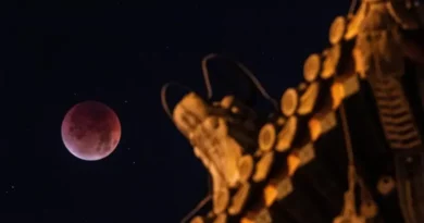 BREAKING: Blood Moon captivates sky-watchers as lunar eclipse begins